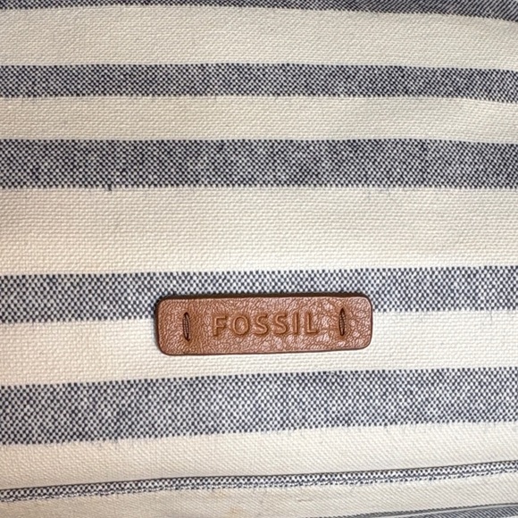 Fossil Cream and Gray Striped Tote with Wristlet - Picture 8 of 10